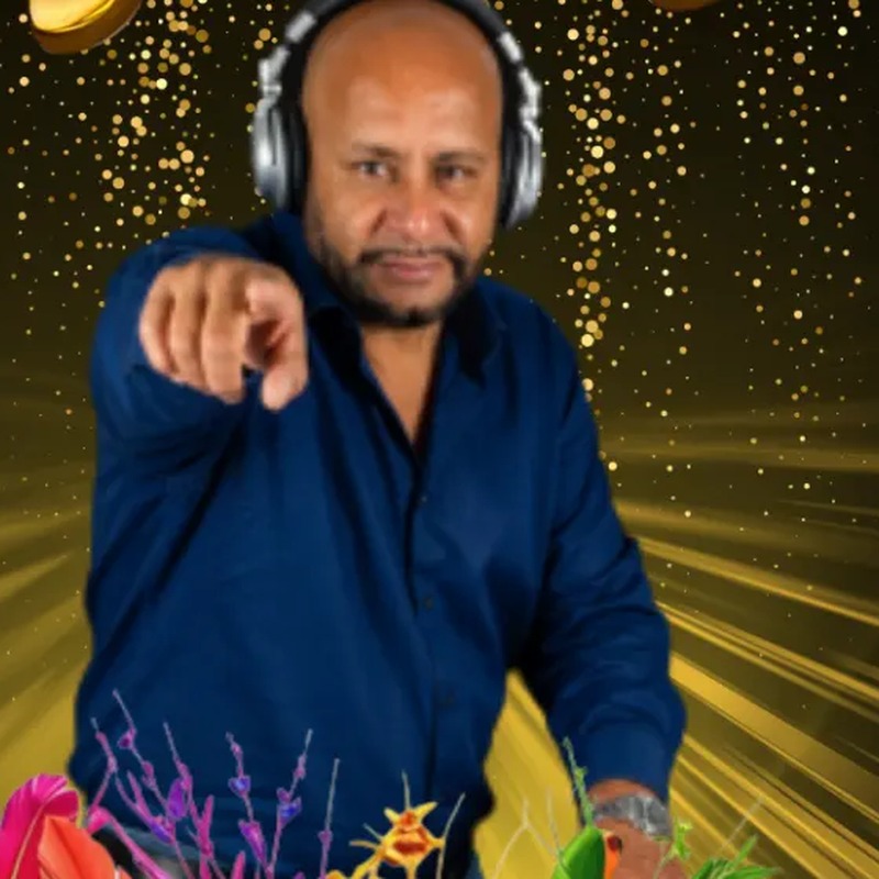 DJ Tony, performing at Noche de Fiesta