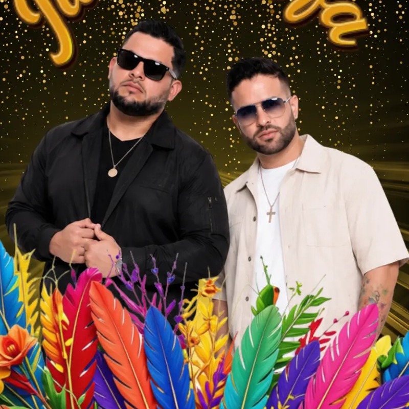 Julio y Rafa, performing at Noche de Fiesta